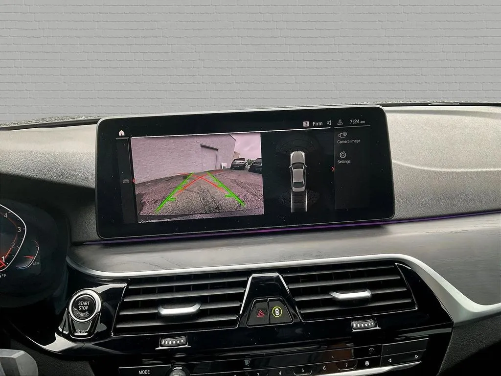 BMW 5 Series photo 14