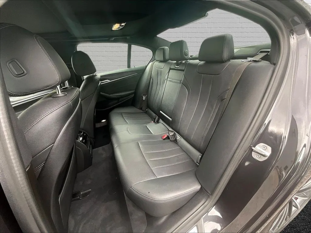 BMW 5 Series photo 19
