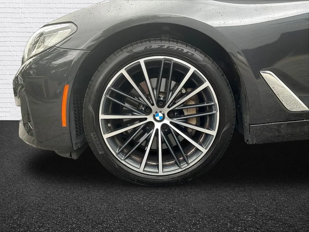 BMW 5 Series photo 29