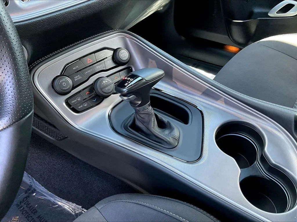 Dodge Challenger photo 16