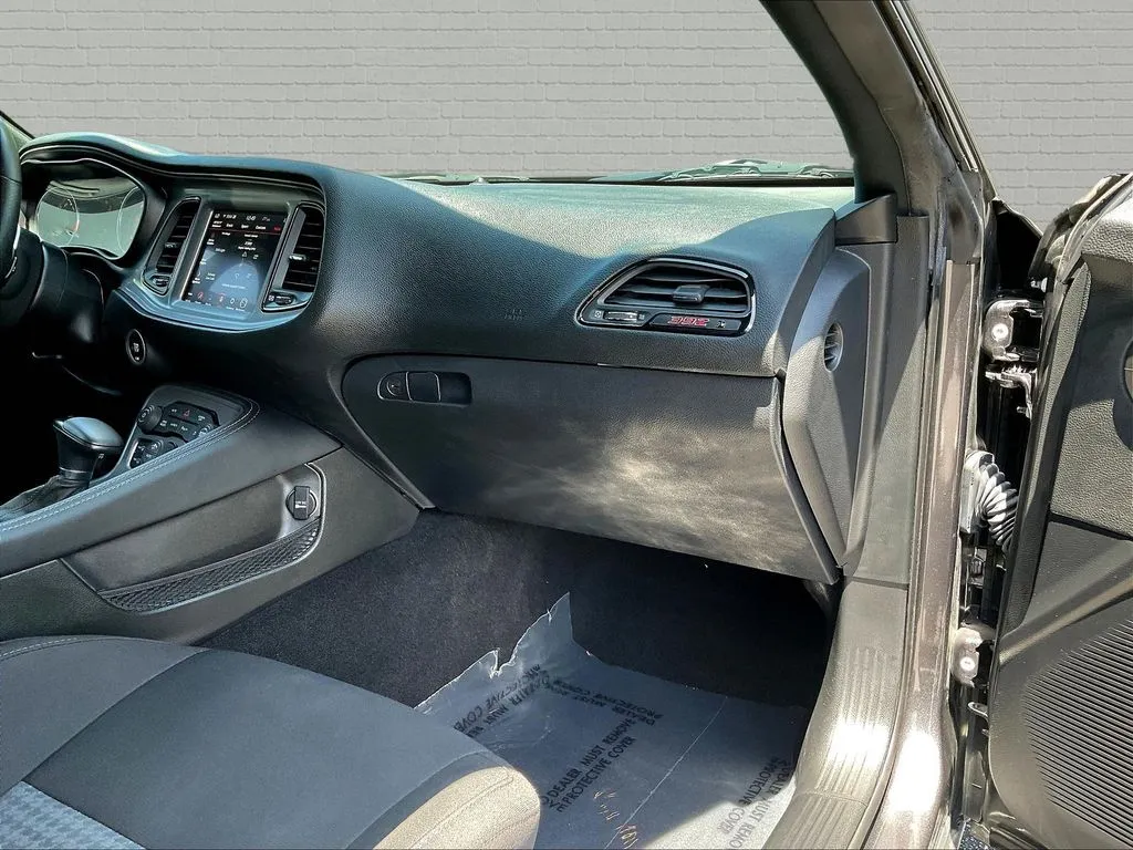 Dodge Challenger photo 22
