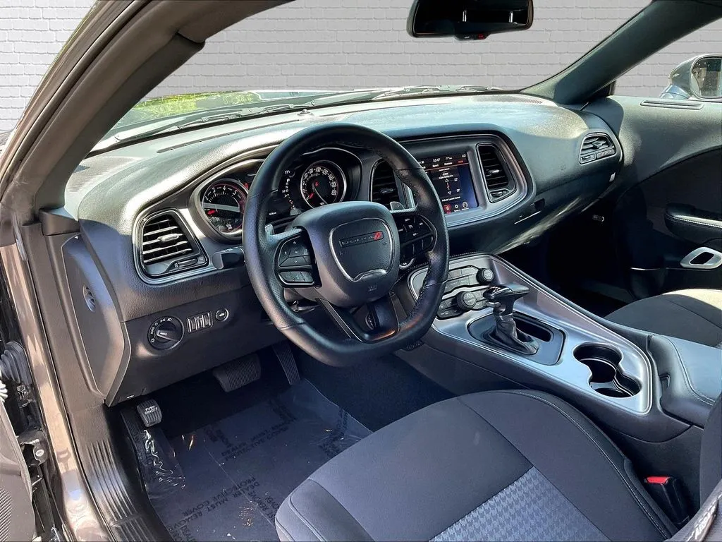 Dodge Challenger photo 15
