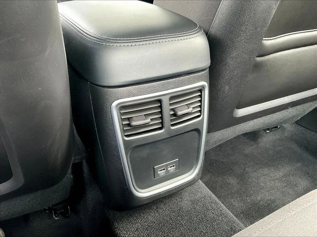 Dodge Charger photo 10