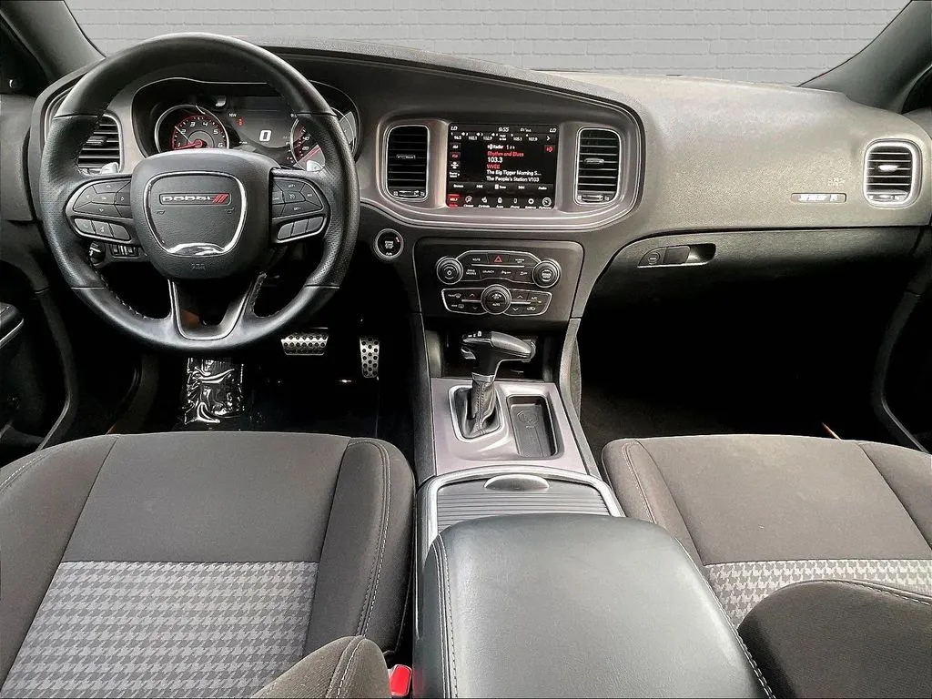 Dodge Charger photo 7