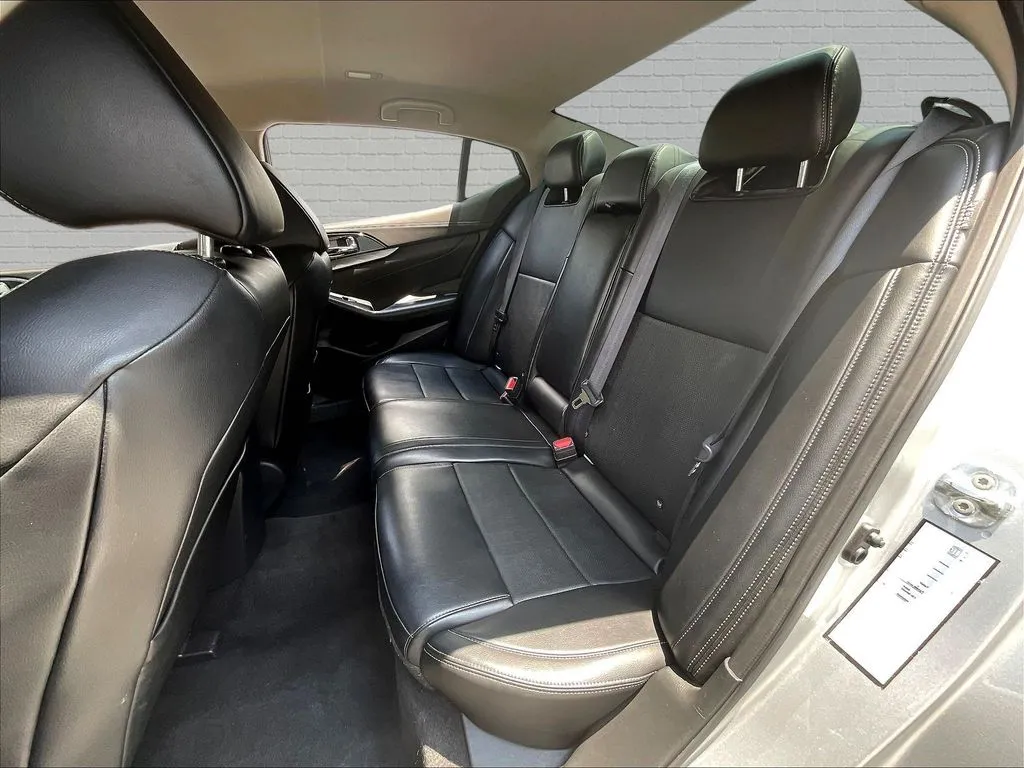 Nissan Maxima photo 18