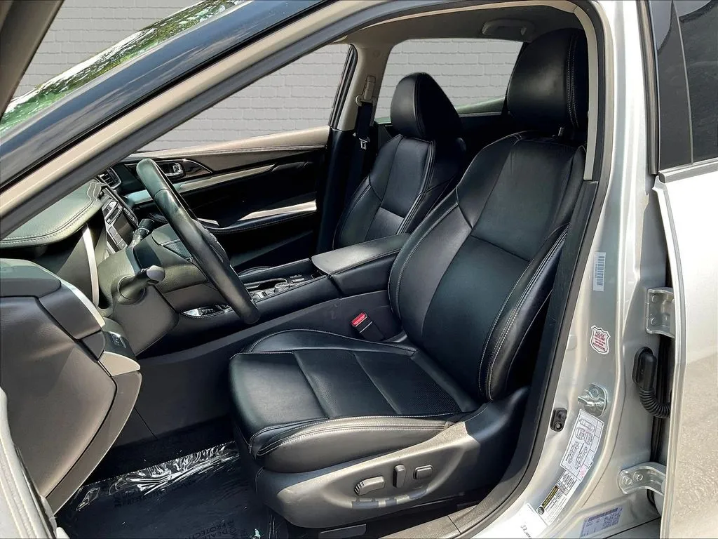 Nissan Maxima photo 17