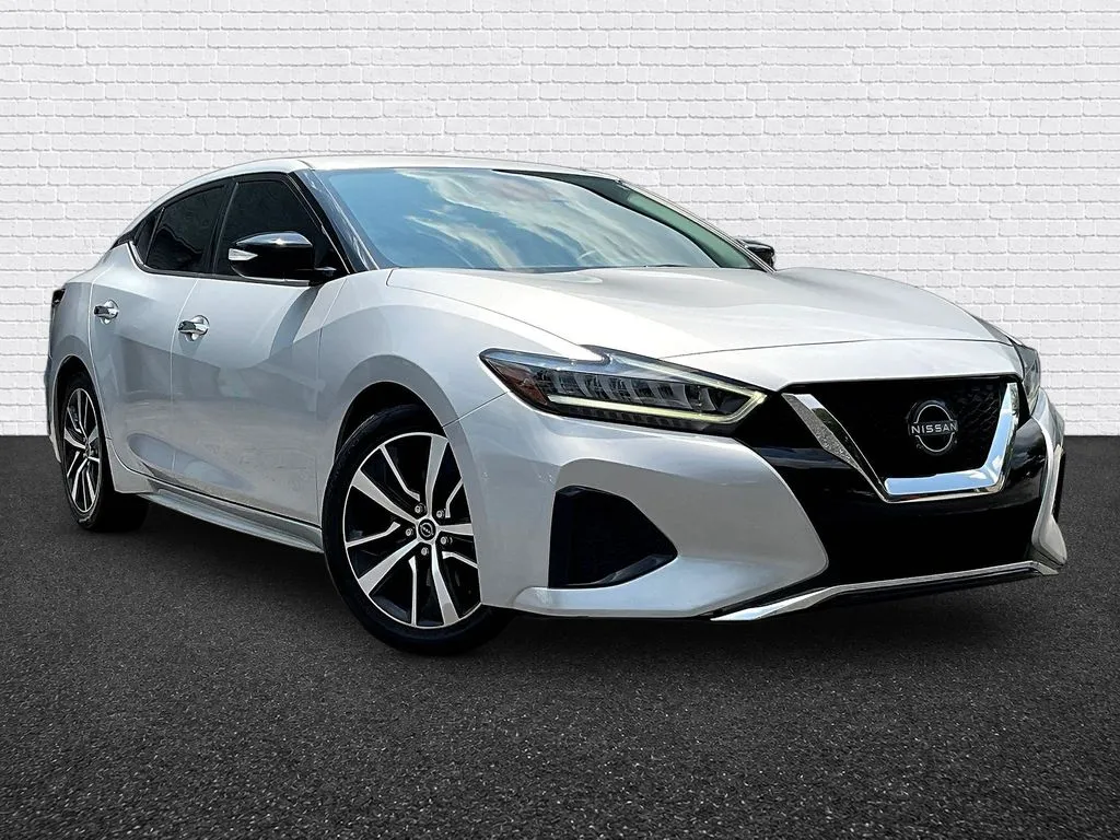 Nissan Maxima photo 3