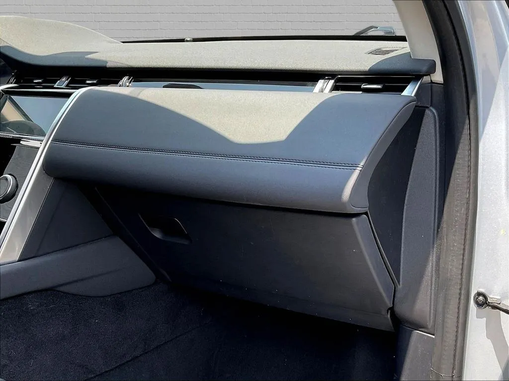 Land Rover Discovery Sport photo 21