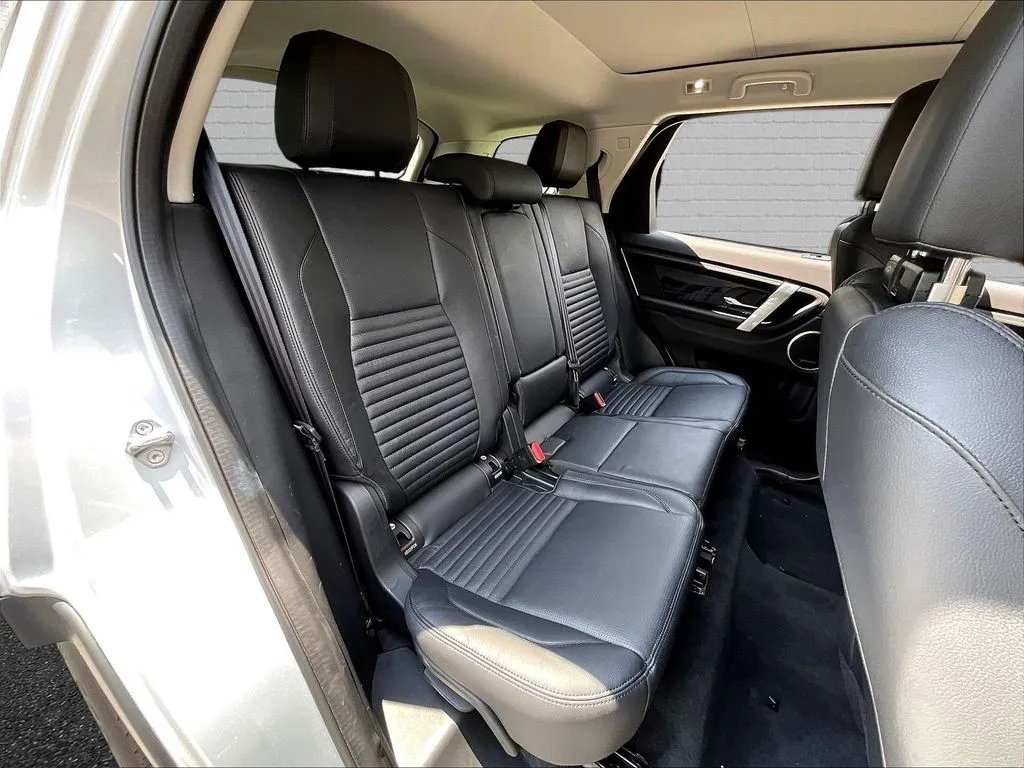 Land Rover Discovery Sport photo 20