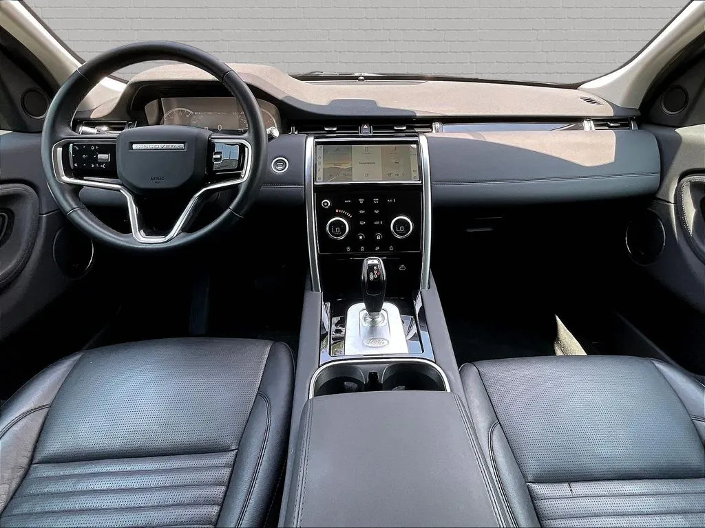 Land Rover Discovery Sport photo 7