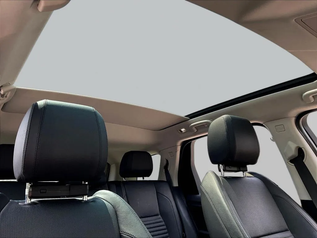 Land Rover Discovery Sport photo 22