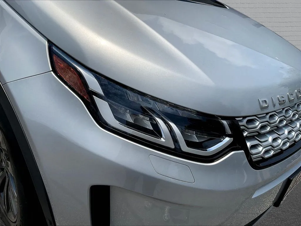 Land Rover Discovery Sport photo 25