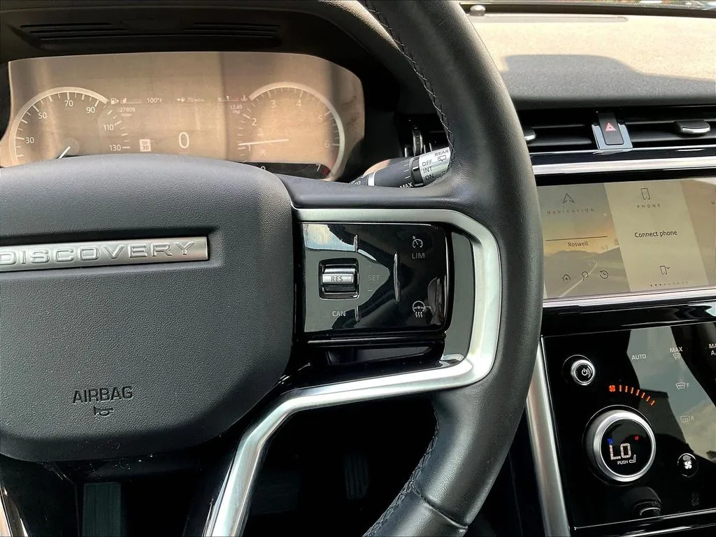 Land Rover Discovery Sport photo 11
