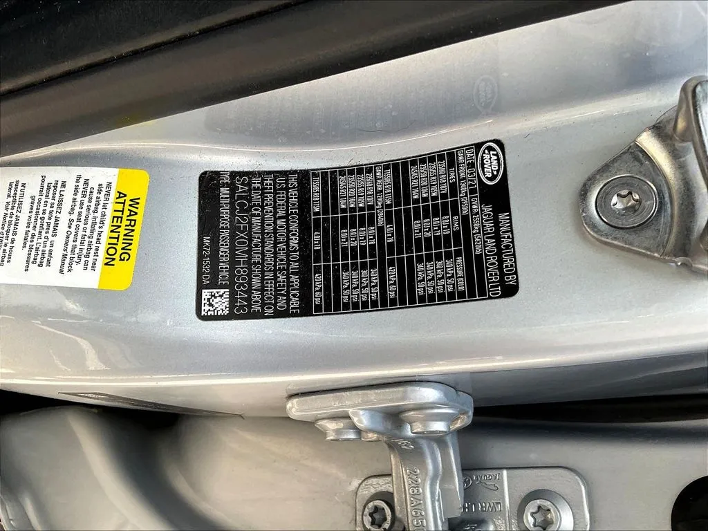 Land Rover Discovery Sport photo 15