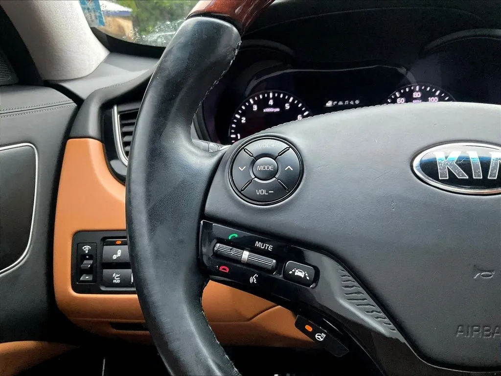 Kia K900 photo 10