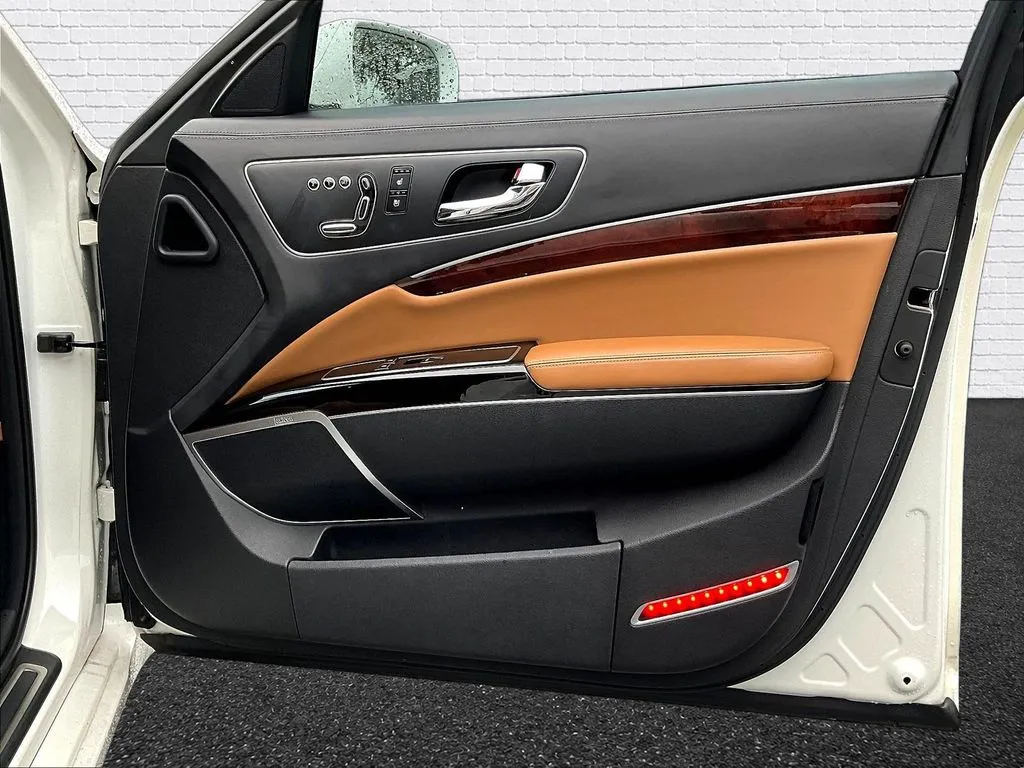 Kia K900 photo 24