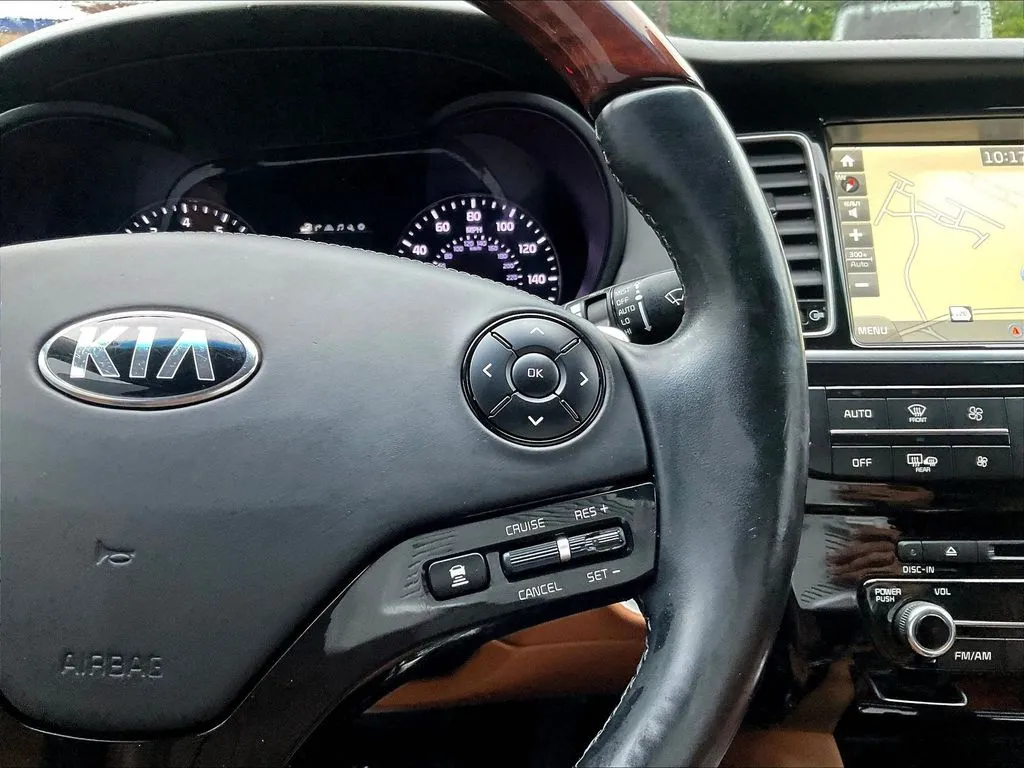 Kia K900 photo 11