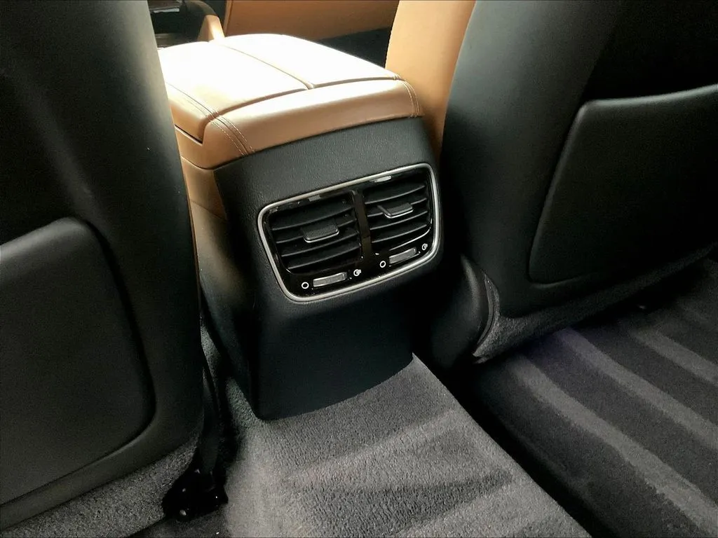 Kia K900 photo 9