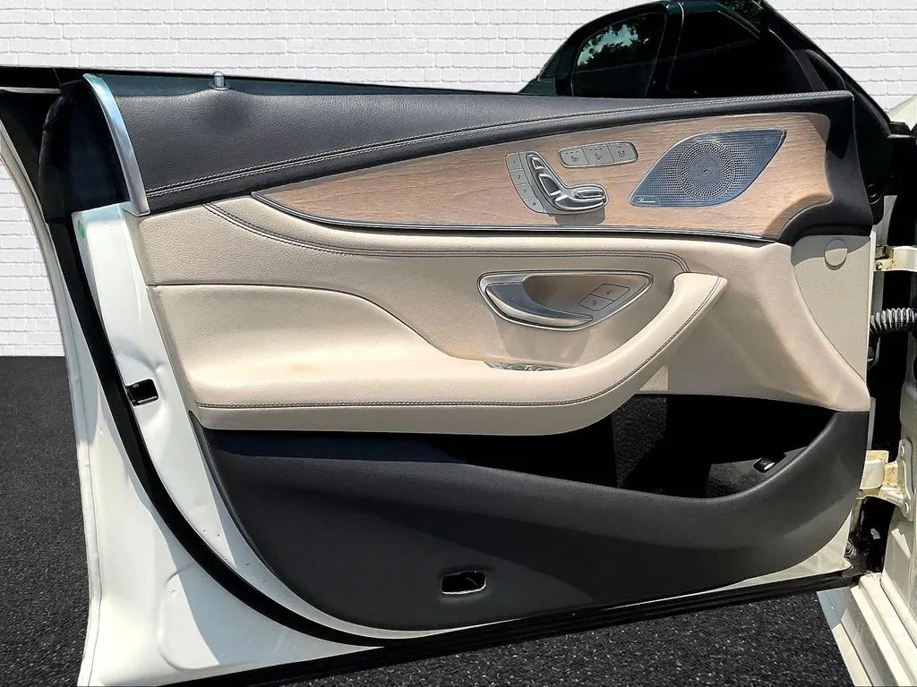 Mercedes-Benz CLS photo 17