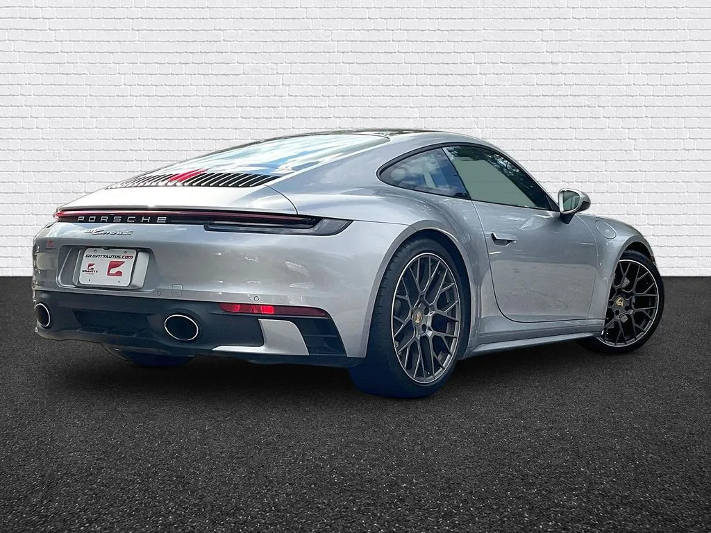 Porsche 911 photo 6