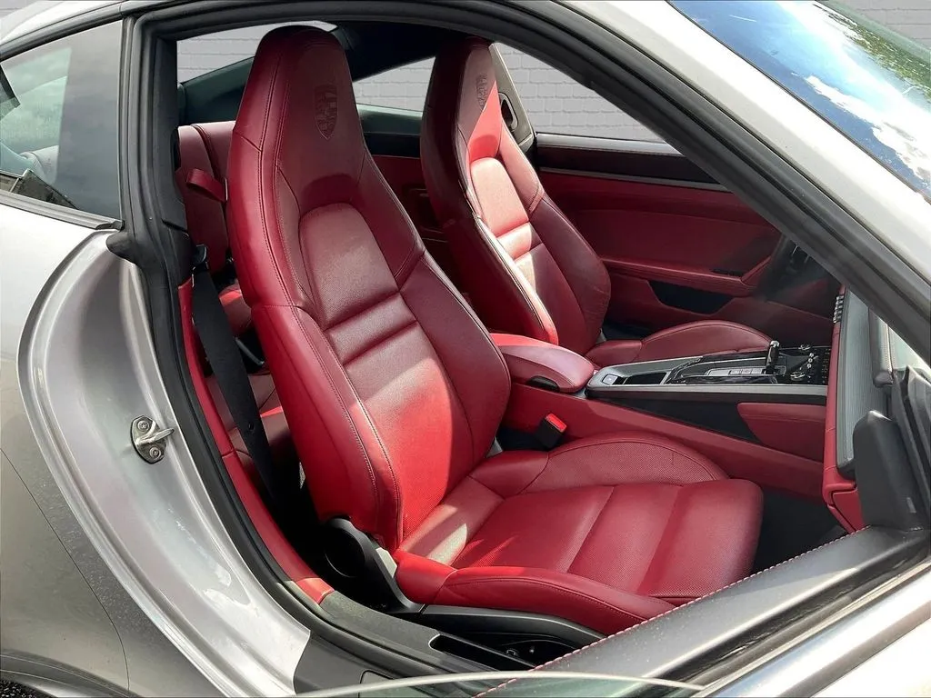 Porsche 911 photo 24