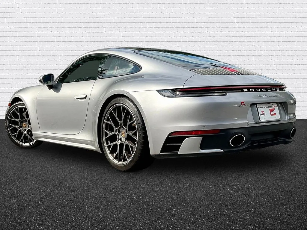Porsche 911 photo 4