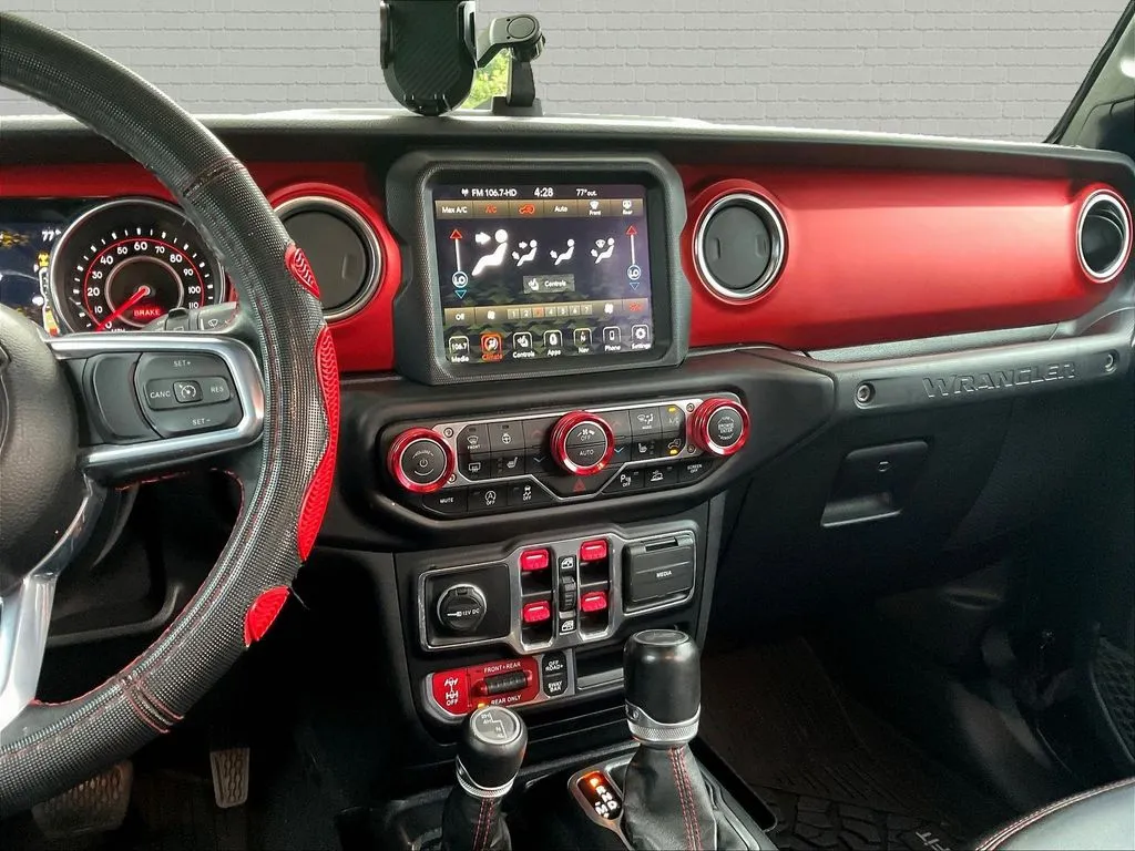 Jeep Wrangler photo 9
