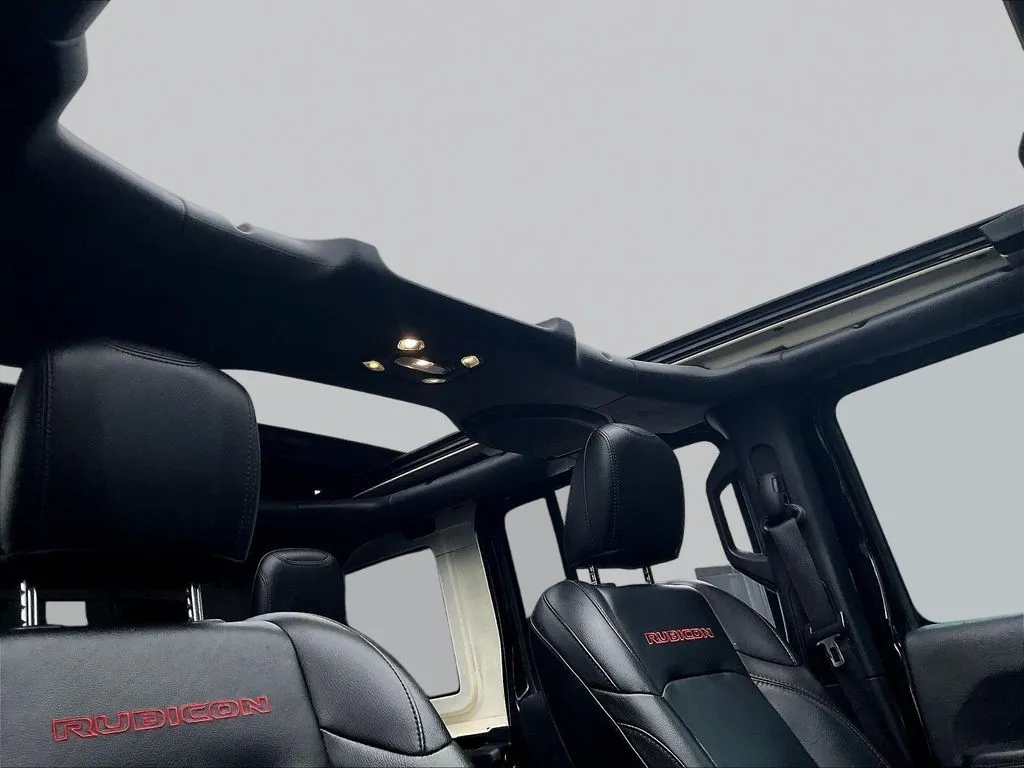 Jeep Wrangler photo 23