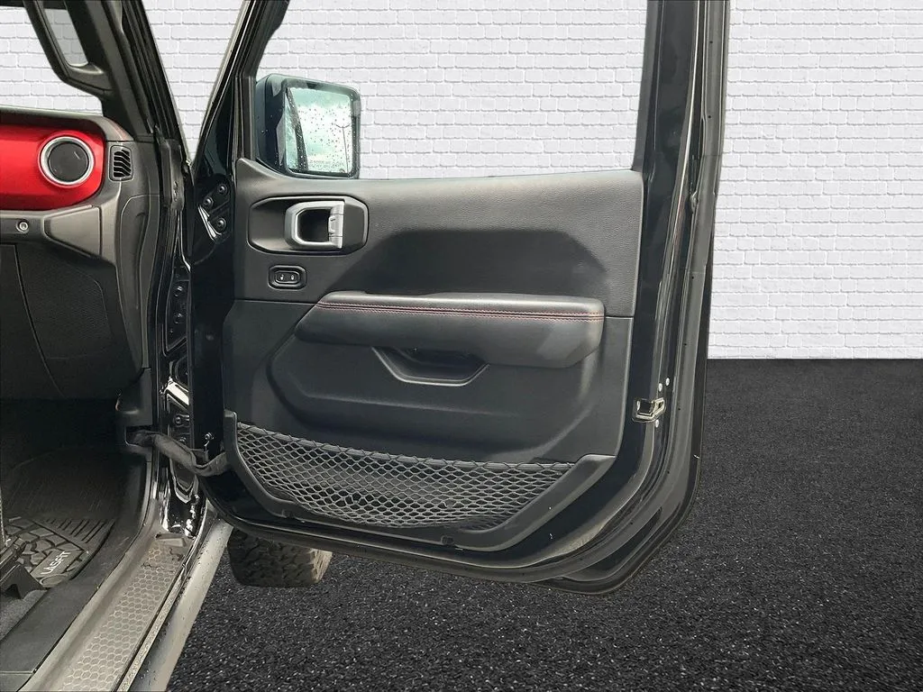 Jeep Wrangler photo 24