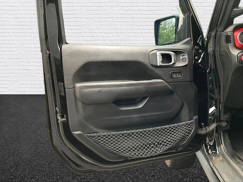 Jeep Wrangler photo 18
