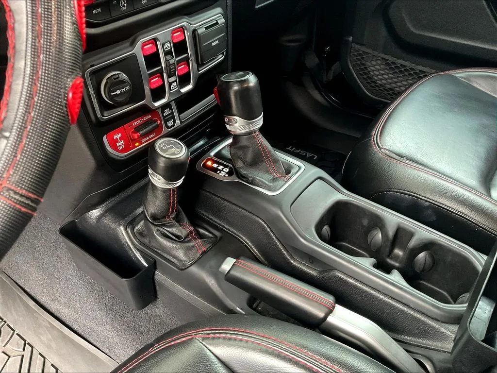 Jeep Wrangler photo 16