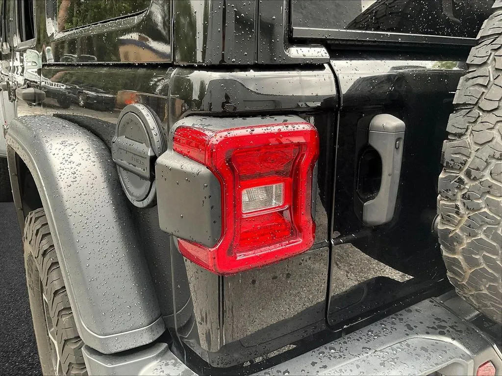Jeep Wrangler photo 21