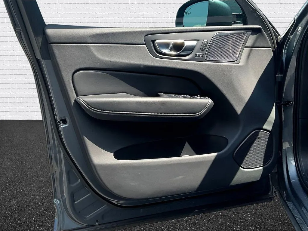 Volvo XC60 photo 18