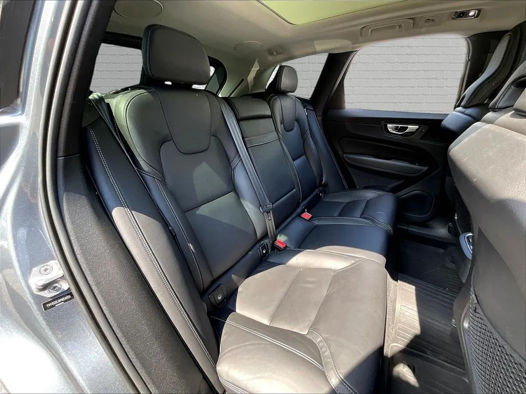 Volvo XC60 photo 22
