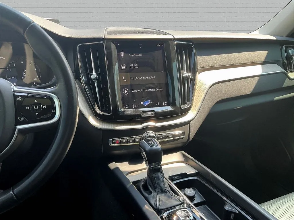 Volvo XC60 photo 9