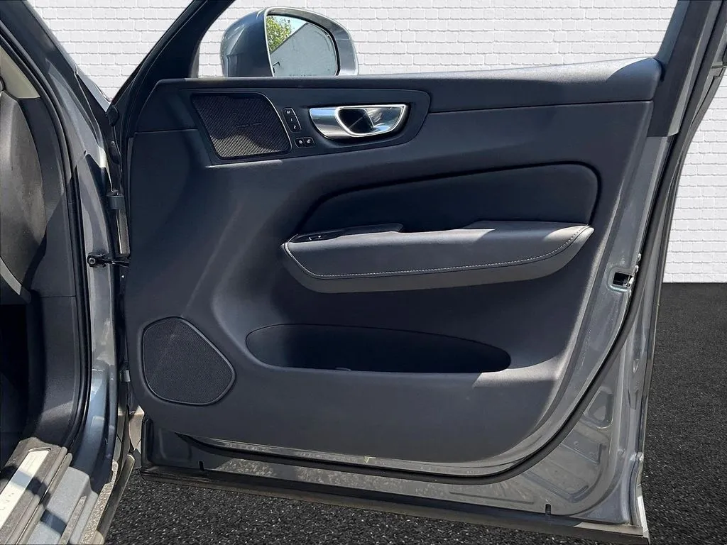 Volvo XC60 photo 25