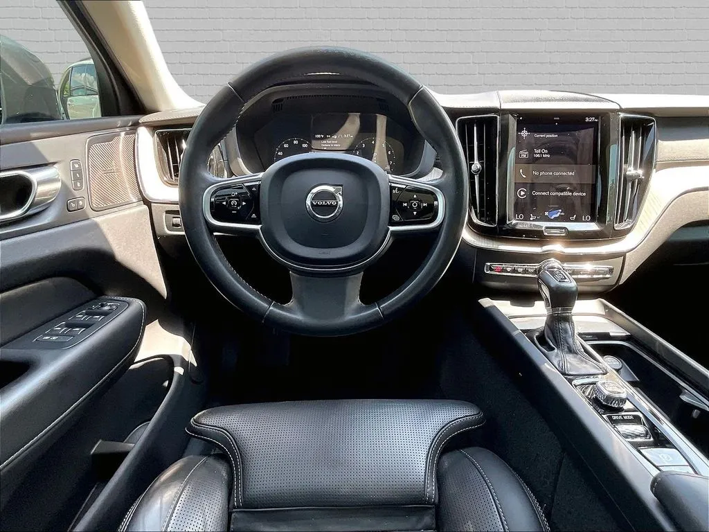 Volvo XC60 photo 8