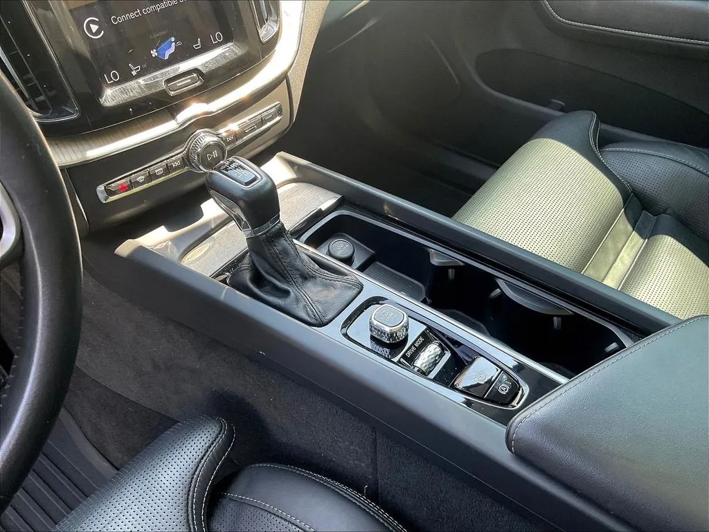 Volvo XC60 photo 16