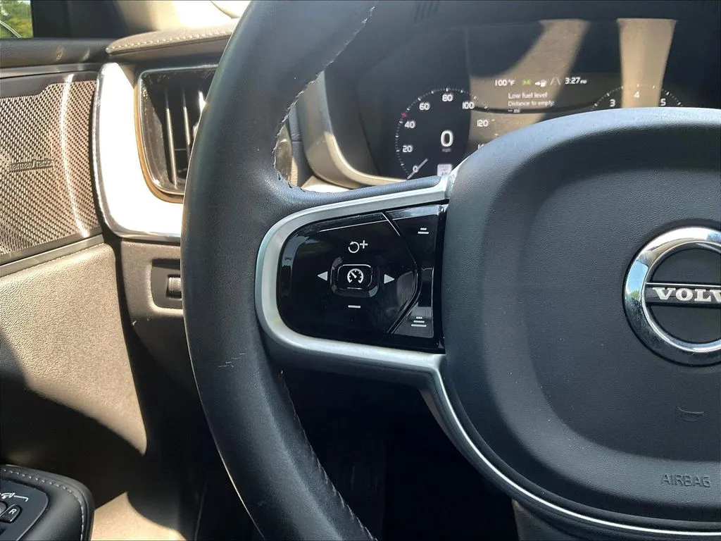 Volvo XC60 photo 11