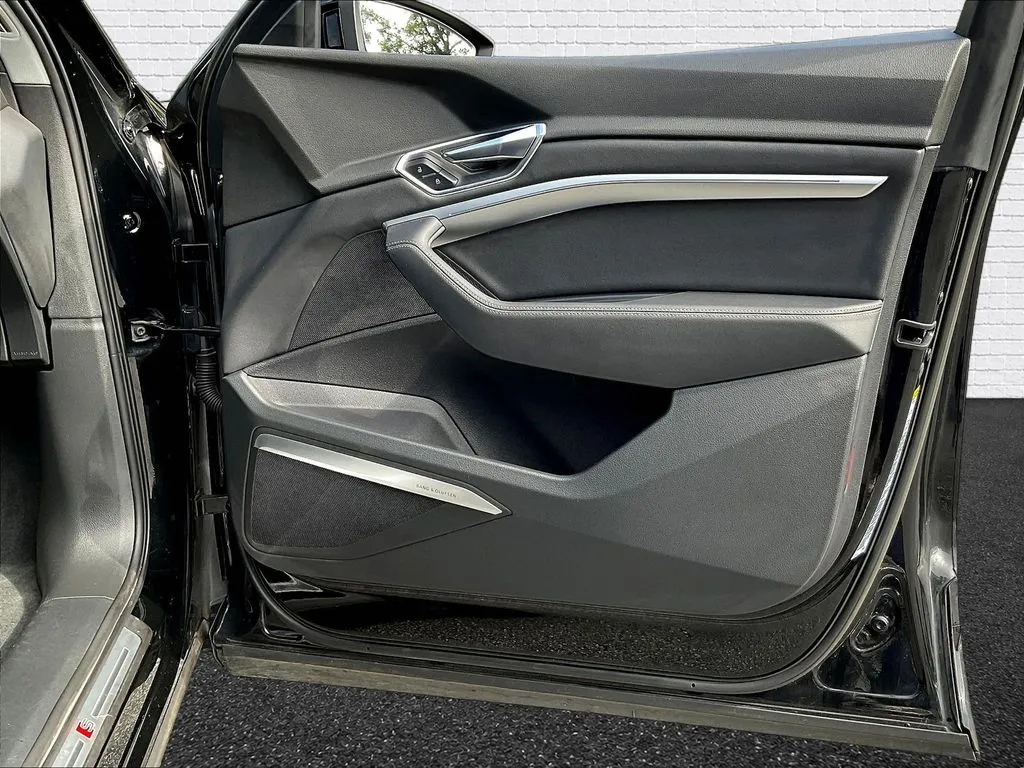 Audi e-tron Sportback photo 23