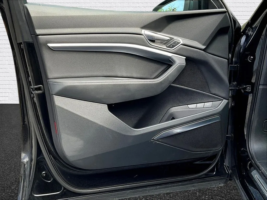 Audi e-tron Sportback photo 16