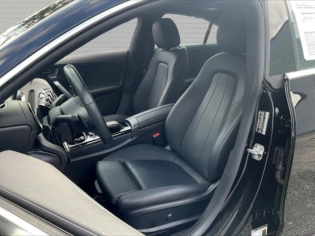 Mercedes-Benz CLA photo 18