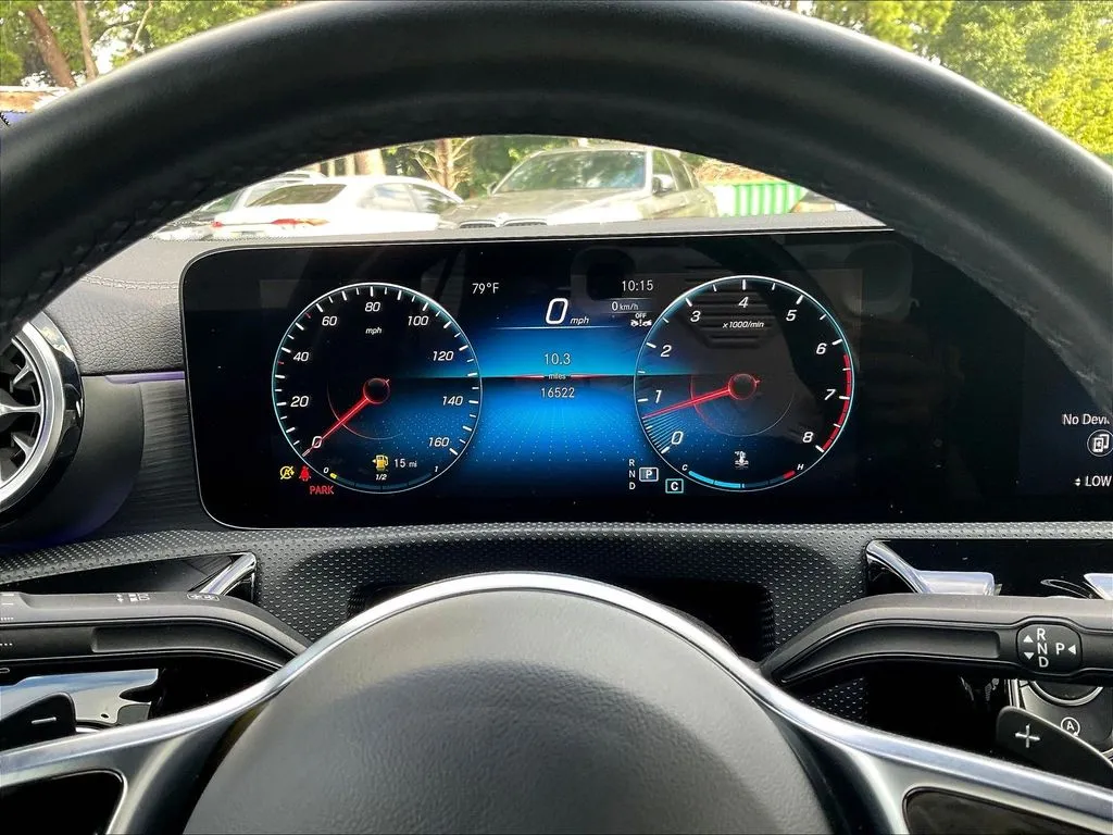 Mercedes-Benz CLA photo 13