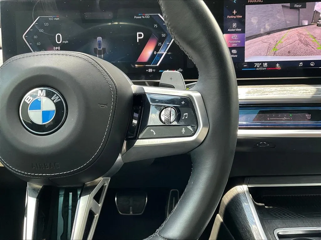 BMW 7 Series photo 12