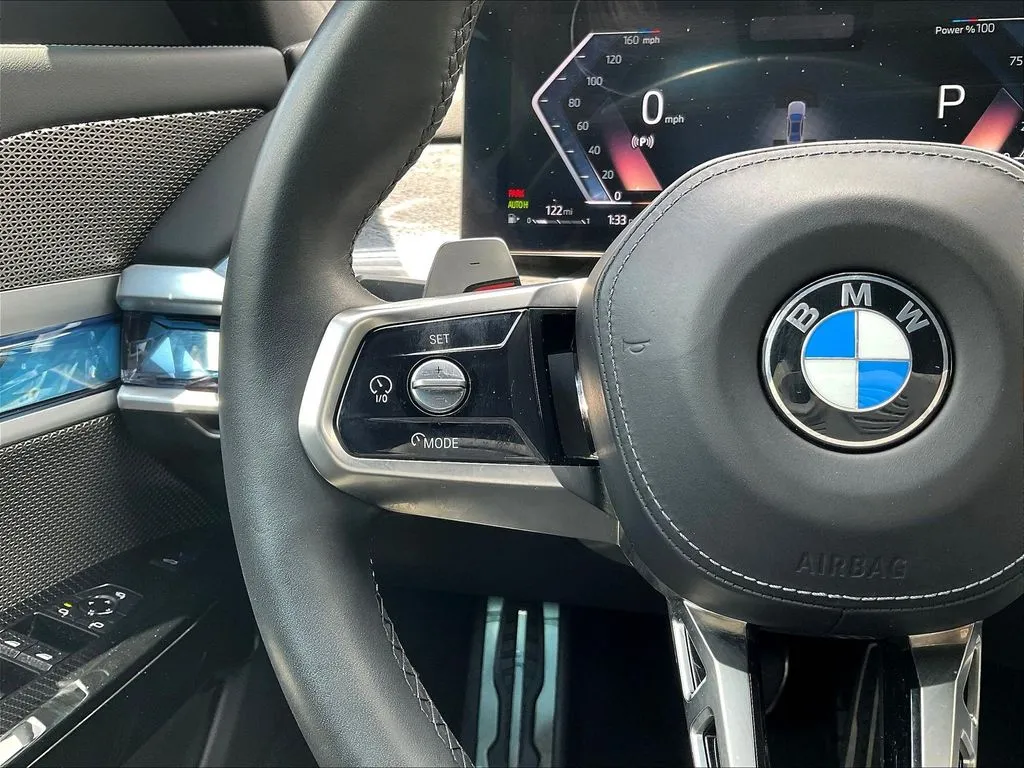 BMW 7 Series photo 11