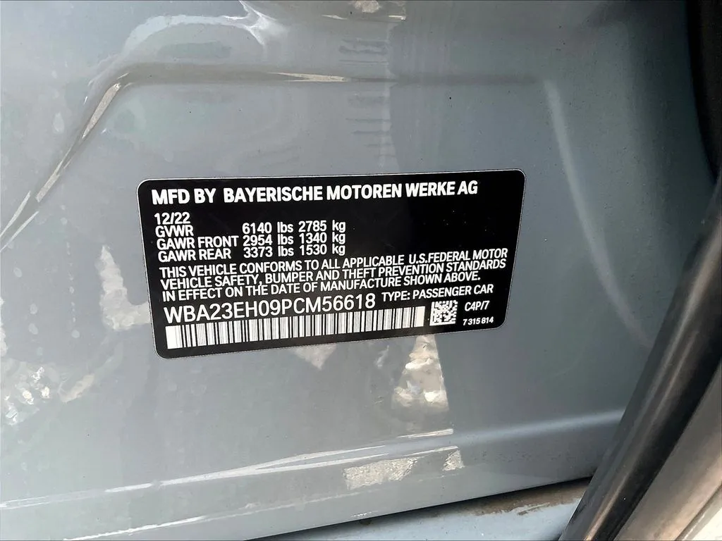 BMW 7 Series photo 16