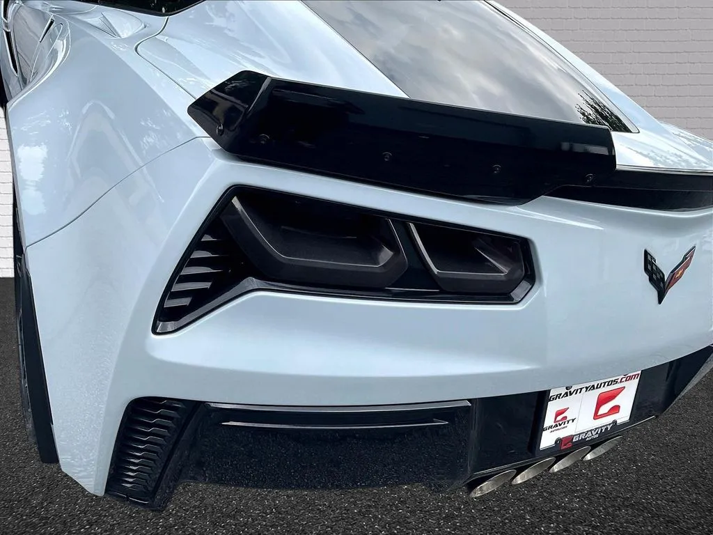 Chevrolet Corvette photo 18