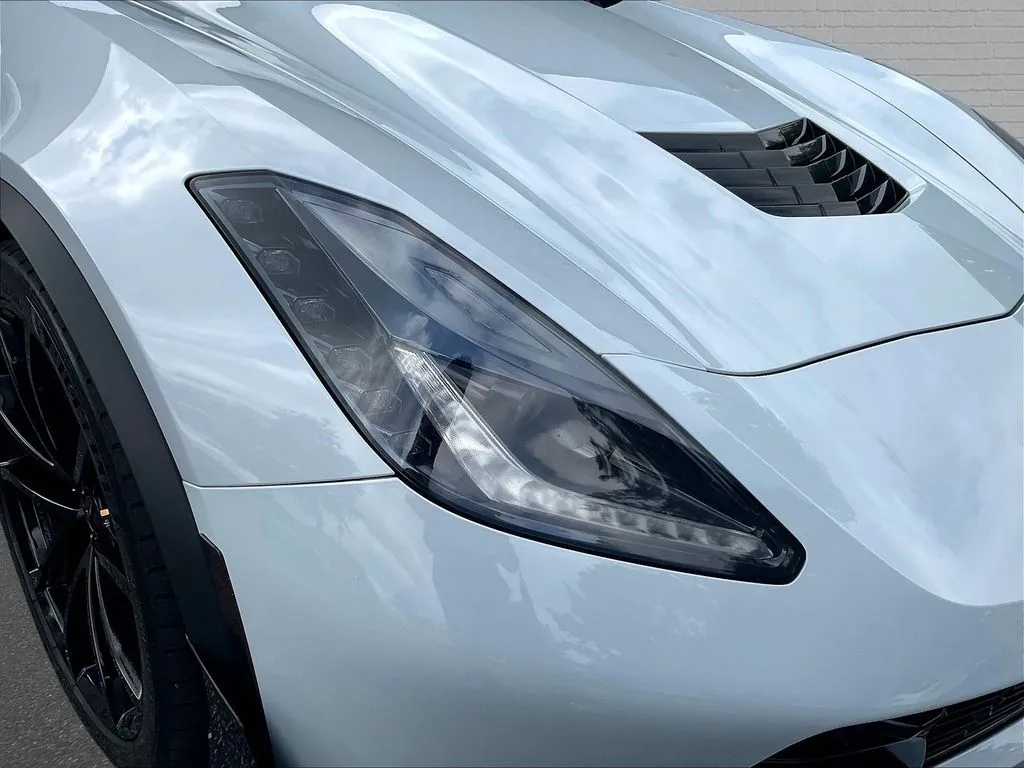 Chevrolet Corvette photo 22