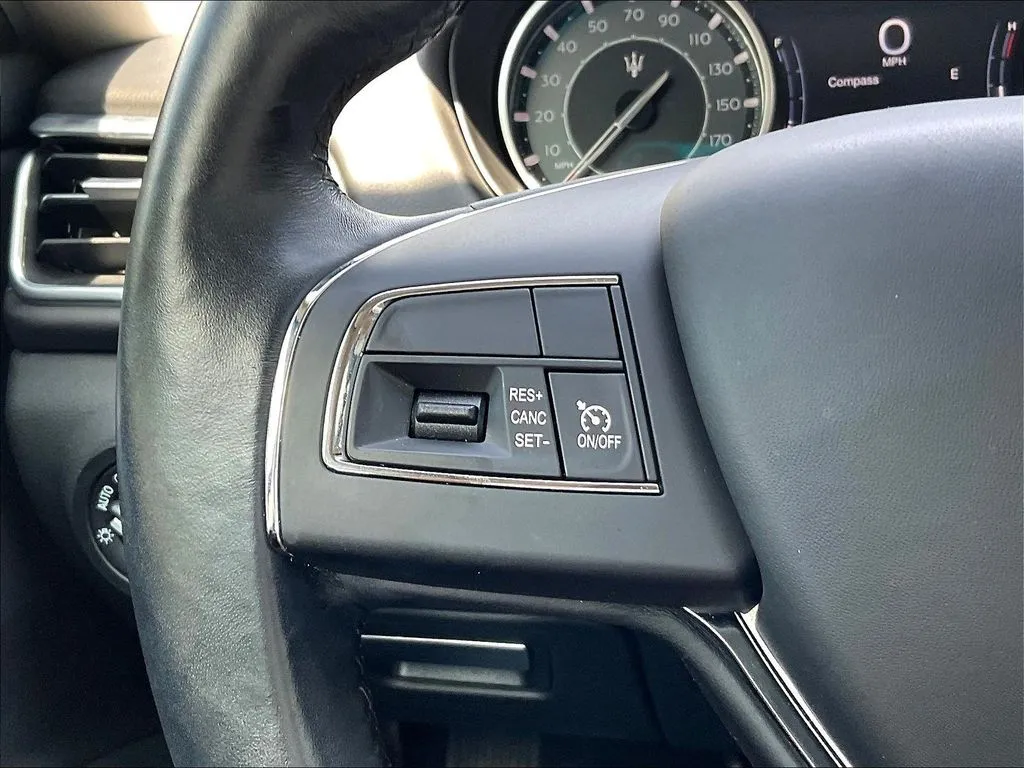 Maserati Ghibli photo 11