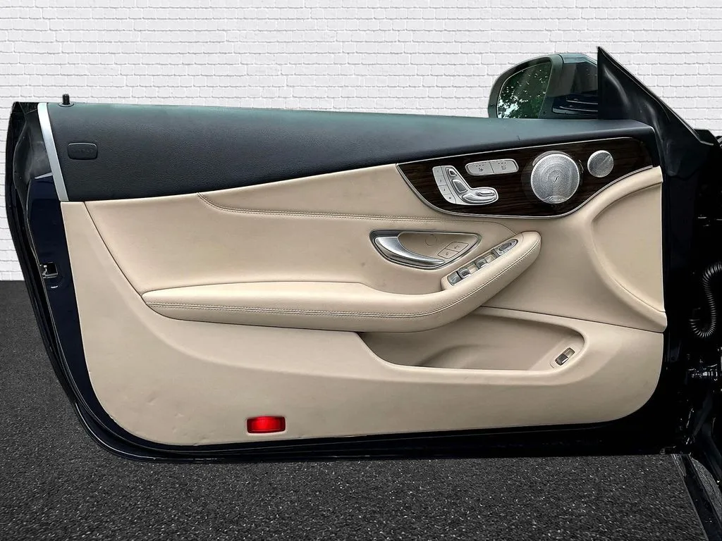 Mercedes-Benz C-Class photo 18